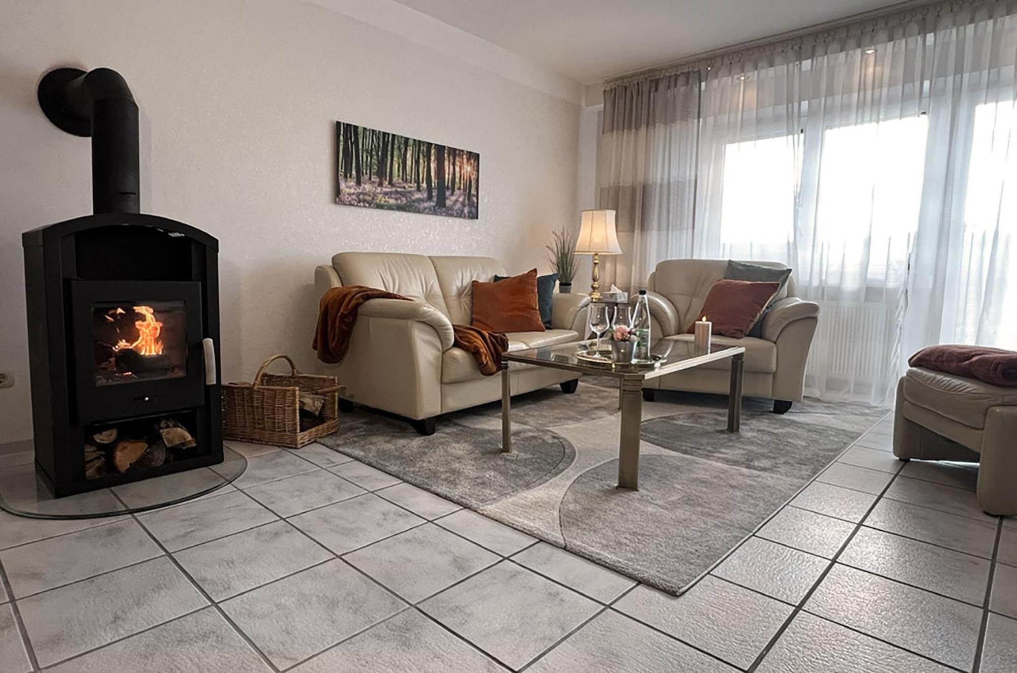 Ferienwohnung Goodtimes Hausen Uber Aar Esterno foto